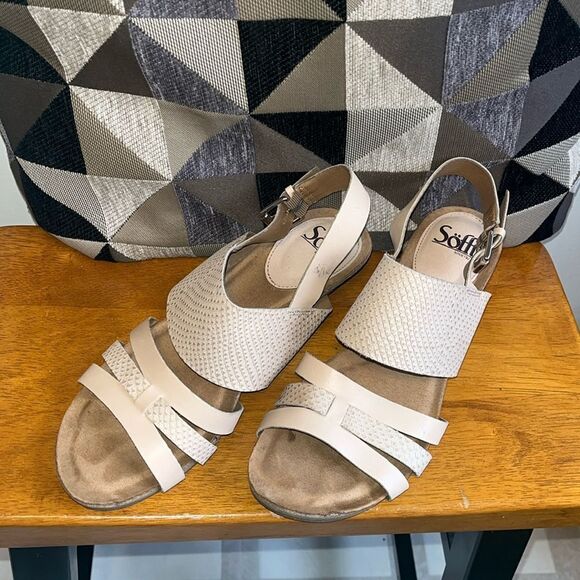 WOMEN’S SOFFT HEELED LEATHER VELORA SNAKESKIN-LOOK STRAPPY SANDALS SIZE 9.5 - Picture 1 of 9